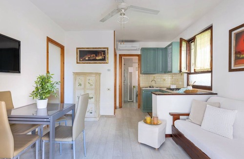 Marcelli Apartment | Lovely apartment for 6 guests with WIFI, A/C, TV, terrace and pets allowed, close to Porto Recan.