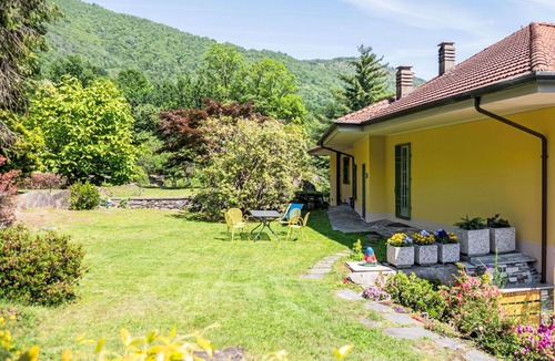 Mergozzo Apartment | Lovely apartment for 6 people with WIFI, TV and terrace
