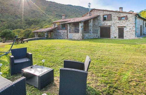 Montieri Apartment | Lovely apartment for 4 people with WIFI, TV, terrace, pets allowed and parking