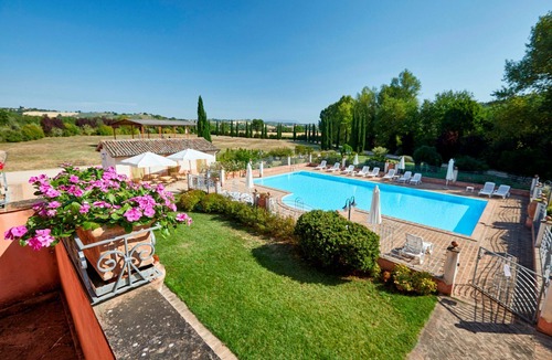 San Brizio Apartment | Lovely apartment for 4 people with WIFI, pool, TV and pets allowed, close to Spoleto