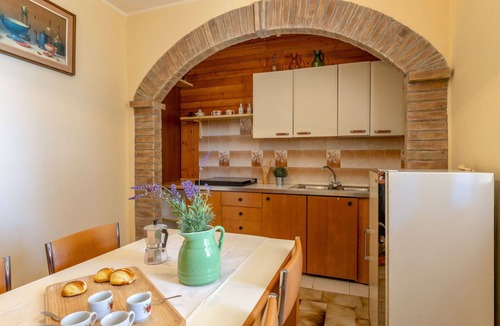 Monte Fabbri House | Lovely apartment in villa with WIFI, pool, TV, pets allowed and panoramic view, close to Urbino