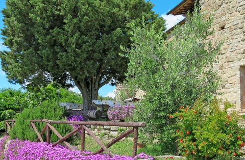 Roccastrada Villa | Lovely apartment in villa for 6 guests with pool, WIFI, TV, patio and parking
