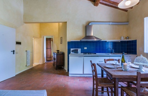 Poggiarello Villa | Lovely apartment in villa for 6 people with pool, TV and patio