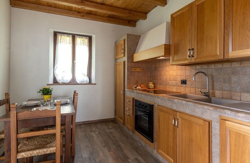 Scansano House | Lovely apartment in villa for 3 people with WIFI, patio, pets allowed and panoramic view