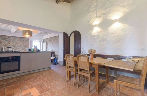 Scansano House | Lovely apartment in villa for 8 guests with WIFI, TV, terrace, pets allowed and panoramic view