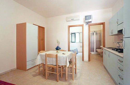 Chiesiola House | Lovely apartment in villa for 4 people with WIFI, A/C, pool, TV, terrace and pets allowed