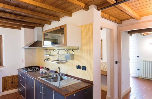 Montefiascone Villa | Lovely apartment in villa with WIFI, pool, hot tub, TV, patio, pets allowed and panoramic view