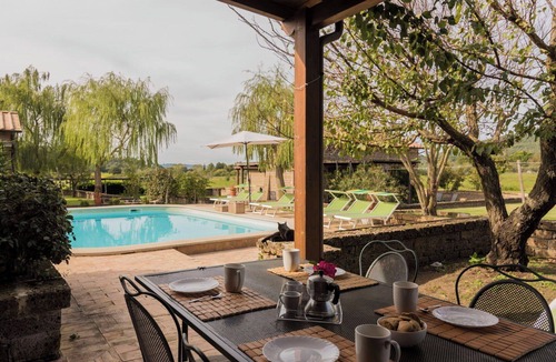 Montefiascone Villa | Lovely apartment in villa with WIFI, pool, hot tub, TV, patio, pets allowed and panoramic view