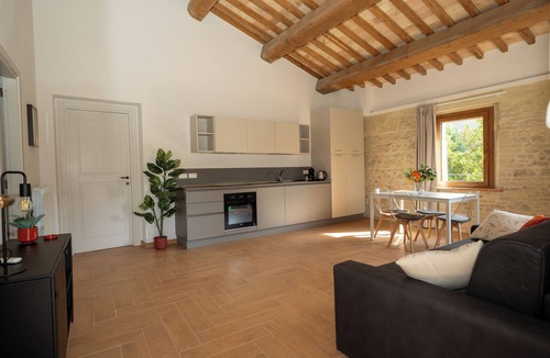 Sant'Angelo di Celle Apartment | Lovely countryside apartment with shared pool near Deruta