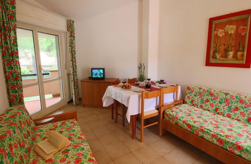 Giannella House | Lovely Holiday Home in Giannella near Beach