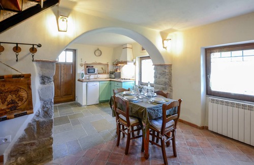 Castel del Piano House | Lovely home in Casidore with WiFi
