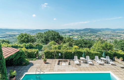 Collesanto House | Lovely home in Magione with swimming pool