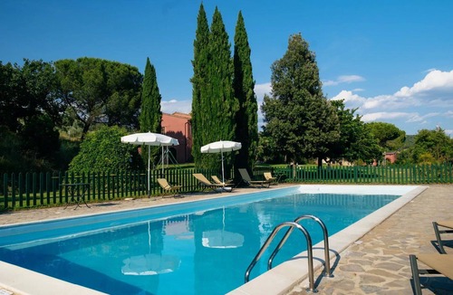 Agello Bed & Breakfast | Lovely room for 2 people with A/C, WIFI, pool, TV, veranda and pets allowed, close to Perugia