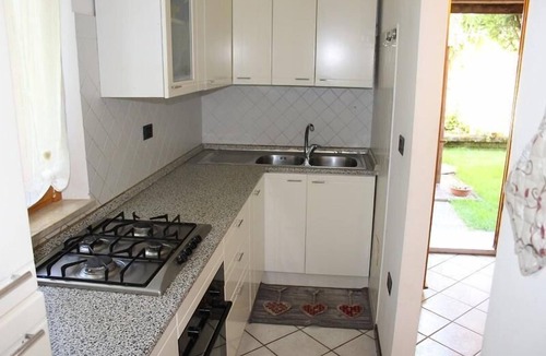Numana Apartment | Lovely three-room apartment with garden in the center