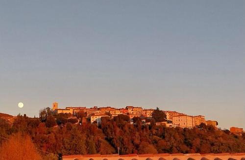 Monterotondo Marittimo Apartment | Luce di Toscana Cottage in pietra con giardino tutto in uso esclusivo