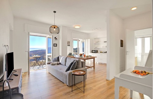 Levo Apartment | Luce - Lake View Balcony Apartment in Stresa Hill, Stresa, Italy
