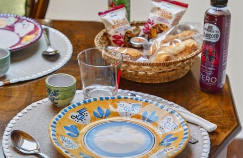 Angri Apartment | Lumina Two Suites in Historic Villa near Pompeii