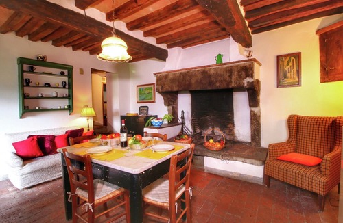 Petrognano House | Luxurious Farmhouse in Rufina with Terrace