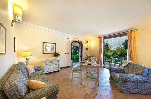 Canalicchio House | Luxurious Holiday Home in Collazzone with Swimming Pool