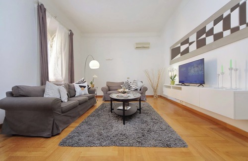 Vatican Apartment | LUXURY APARTMENT for 10 - ROME by FOOT-S'PETER BASILICA-AirCond WiFi Netflix Sky