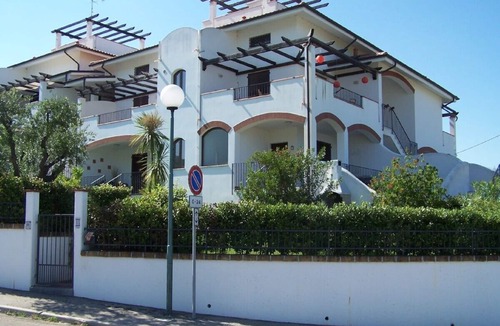 Scerne Apartment | Luxury appt in Pineto, Abruzzo, private pool, sea views. 6ppl. Options for 10ppl