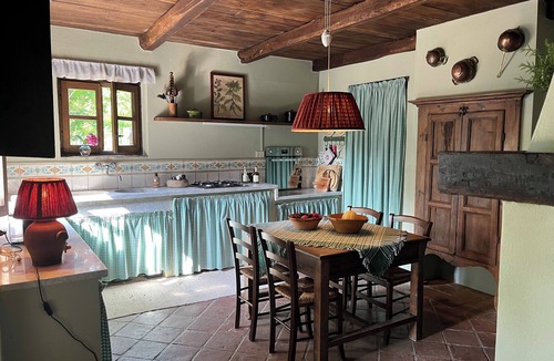 Roccaverano Villa | Luxury holiday home, sleeps 12, 4 bathrooms and total privacy in Piedmont, Italy