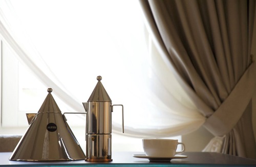 L'Aquila House | Luxury Loft in 16th-century Renaissance Palace in Cathedral Square