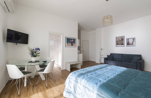 Salerno Bed & Breakfast | Luxury meets relaxation. An exclusive Studio Apartment on the Salerno seafront.