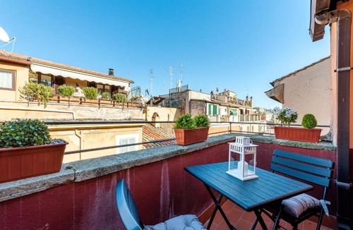Rione III Colonna Apartment | Luxury Penthouse Barberini - Spanish Steps