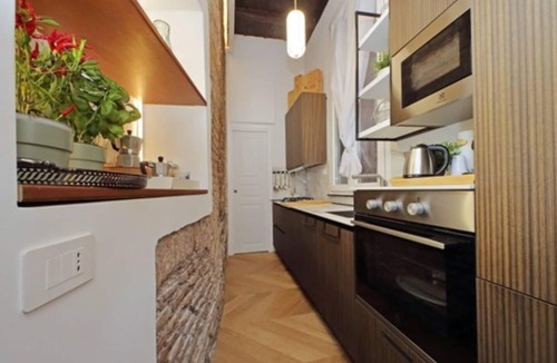 Rione IX Pigna Apartment | Luxury, Quiet, 3 Bdr Home near Pantheon, Heart of Rome "Le Colonne"