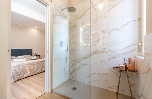 NoLo Apartment | Luxury quiet studio above subway