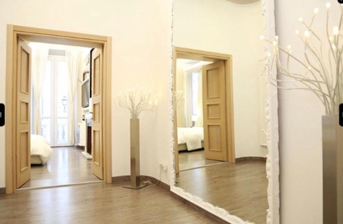 Rione III Colonna House | LUXURY SISTINA SUITES