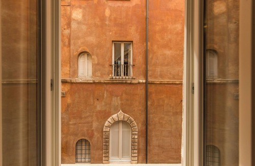 Rione V Ponte Apartment | Luxury suite Giulia, Stunningly refined apartment in the centre of Rome!