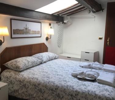 Rione VIII Sant'Eustachio Apartment | M9 Pantheon Attic 12
