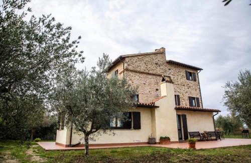 Bevagna House | Maestà delle Quattro Chiavi