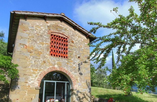 Petrognano Cottage | Magnificent detached house with panoramic views