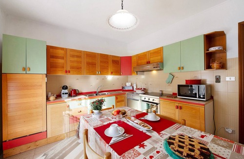 Issogne Apartment | Maison Lorent Apartment with Mountain View, Balcony and Wi-Fi