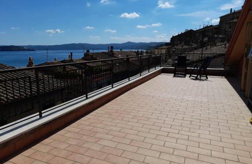 Marta Apartment | Mansarda sul Lago a Marta
