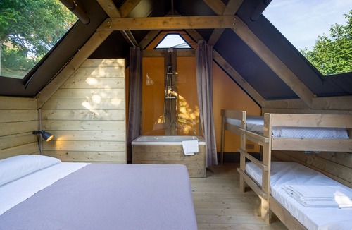 Casette d'Ete House | Maple tree tent with pool