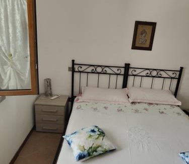 Foligno Apartment | Marco - camere con bagno privato vicino al centro