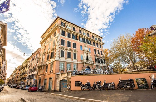 Rione IV Campo Marzio Apartment | Marescalchi Belli Palace - your Suite near the Spanish Steps
