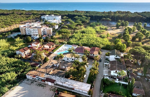Laura Apartment | Marina Living Rooms – Economy Double Room with Shared Pool, Wi-Fi and Air Conditioning