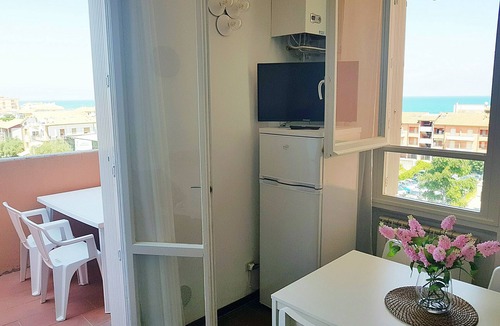 Marotta Apartment | ☀️🏖️🌊 Marotta, 50 m from the Sea🏖️, Air conditioning ❄️, 2 bedrooms, 6 beds