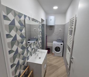 Minturno Apartment | Mary Lou Green Apartment
