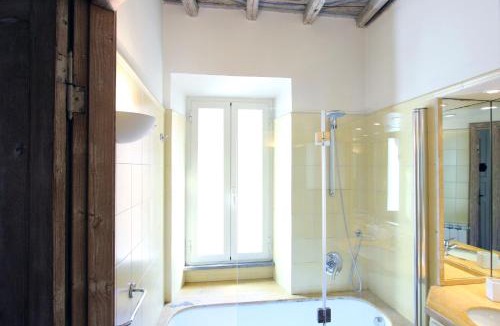 Rione XI Sant'Angelo Apartment | Mattei Flat