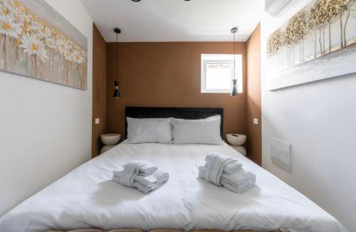 Trastevere Apartment | MauveSweetRhome 3