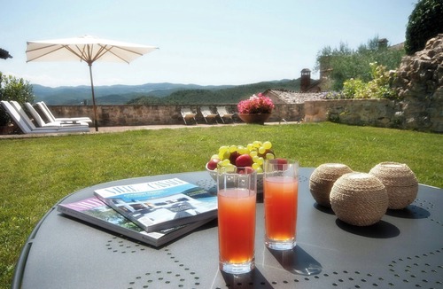 San Venanzo House | Medieval retreat in Poggio village