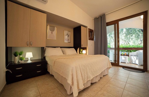 Mattinata House | "melograno" Holiday Home featured with Swimming Pool and Private Beach