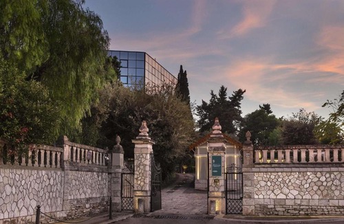 Municipio 2 Hotel | Mercure Villa Romanazzi Carducci Bari