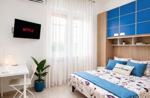 Caserta Apartment | MESA Apartment - Free Parking, Netflix, Wi-Fi & AC